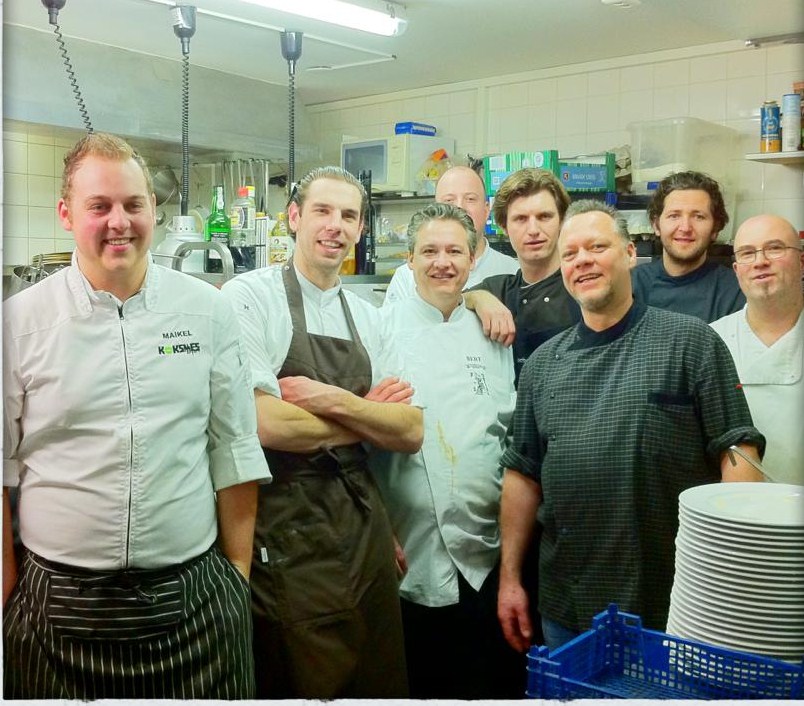 De 5 chefs met extra bijstand. Foto: Theor Verplancke, @thoerverplancke op twitter