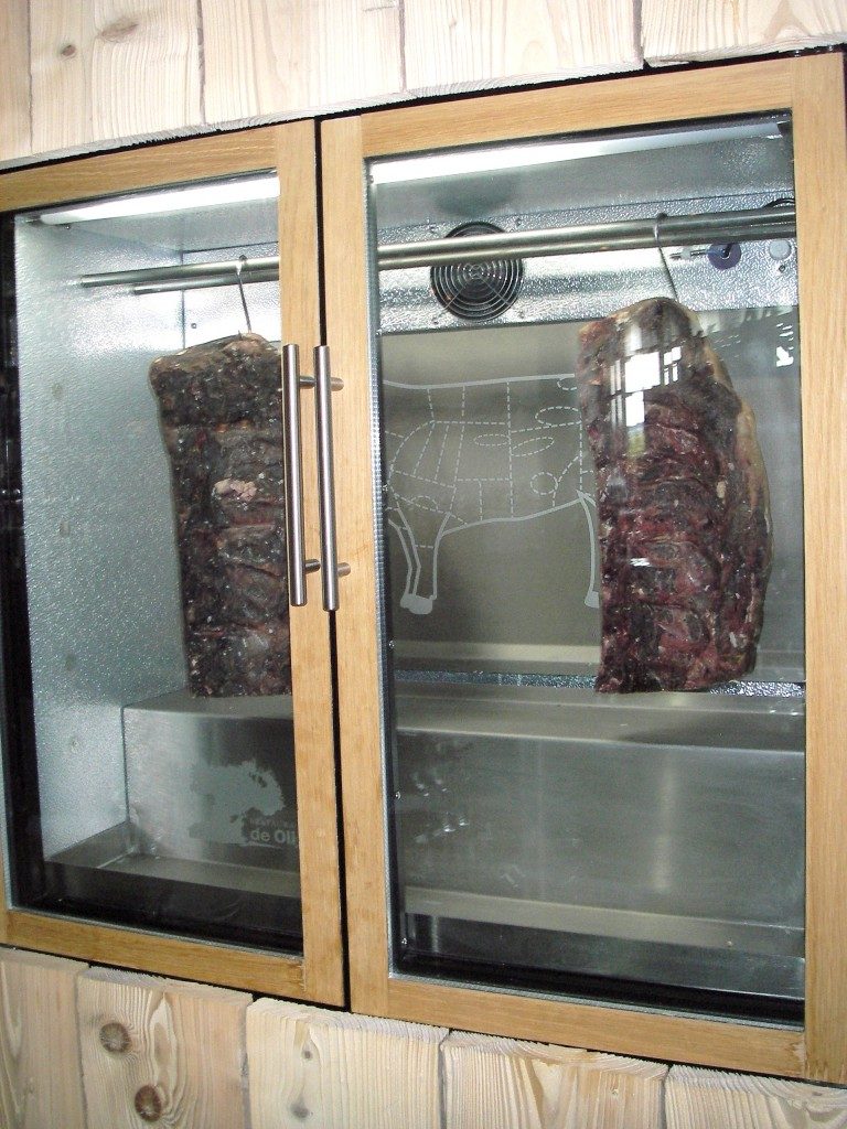 Rijpingskast dry aged beef in De Olijfboom